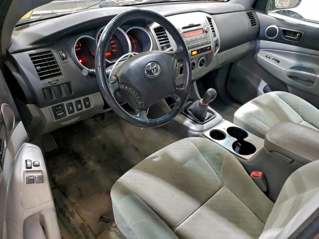 Toyota Tacoma Access Cab Image 5