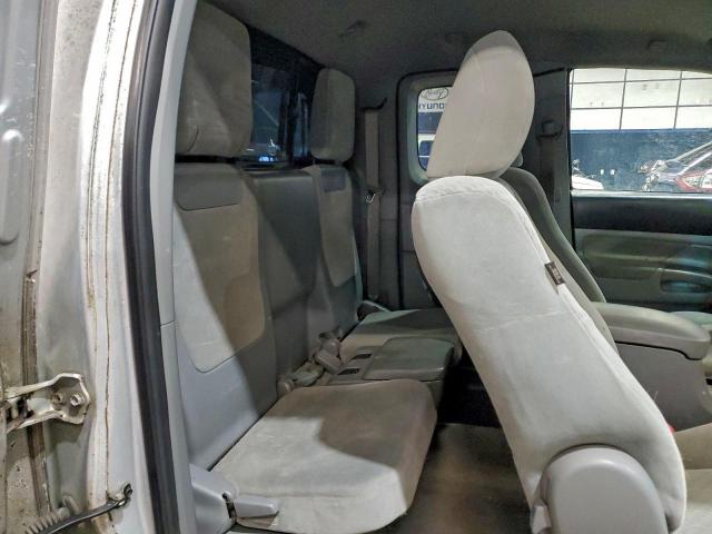 Toyota Tacoma Access Cab Image 4