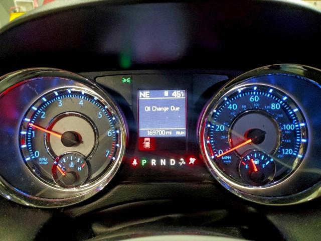 Chrysler Minivan Touring Image 13