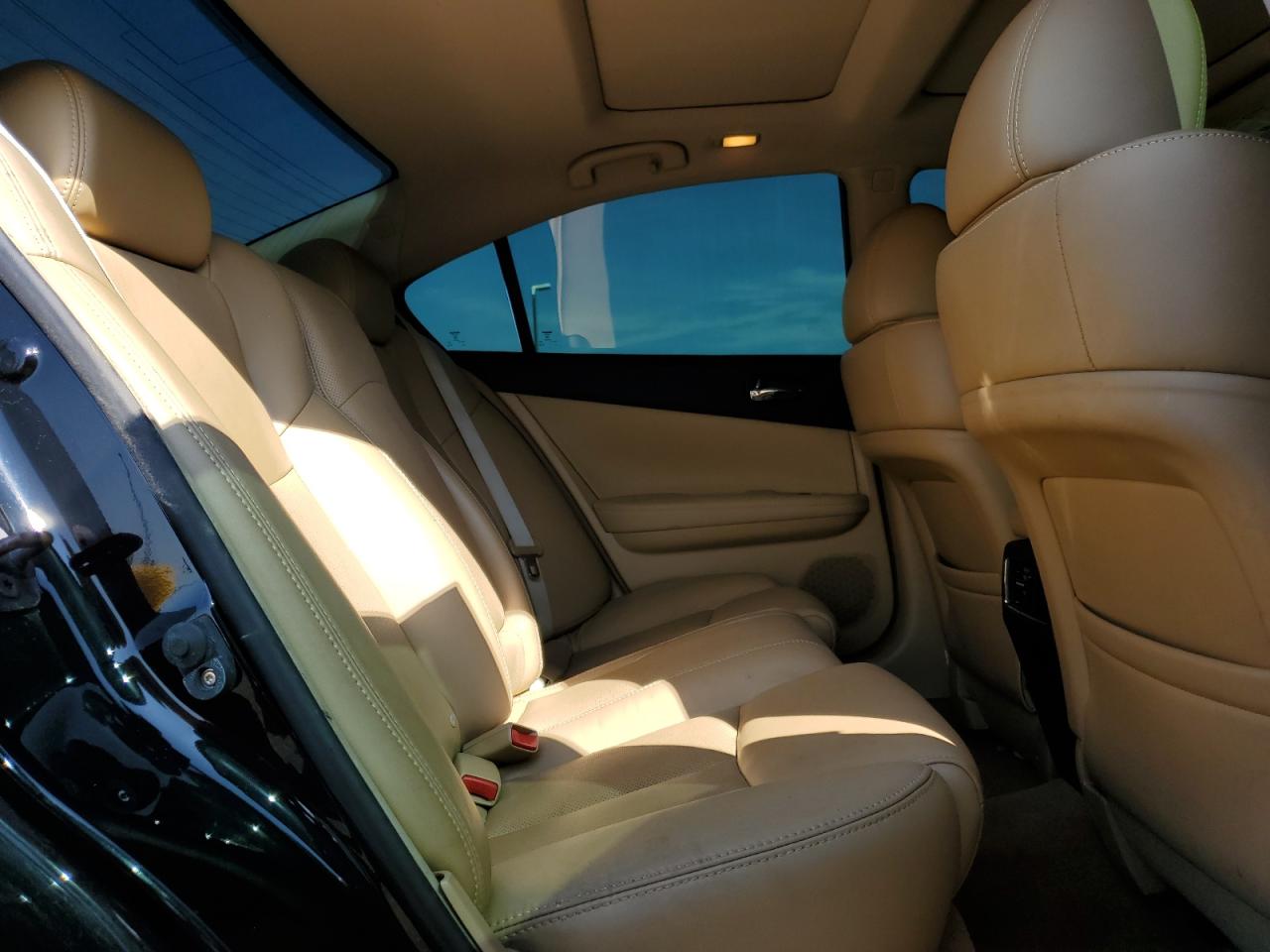 Nissan Maxima S Image 8