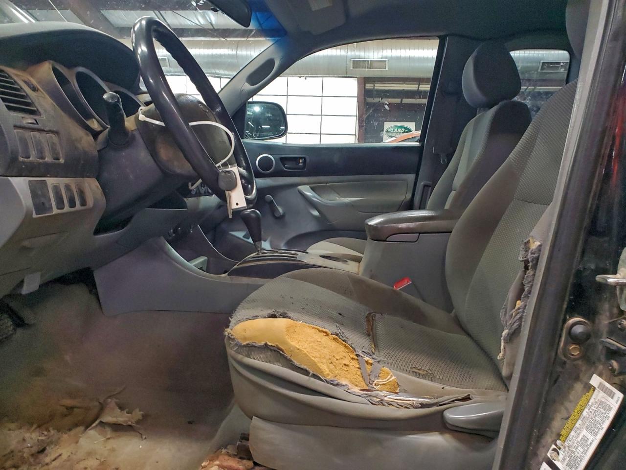 Toyota Tacoma Access Cab Image 10