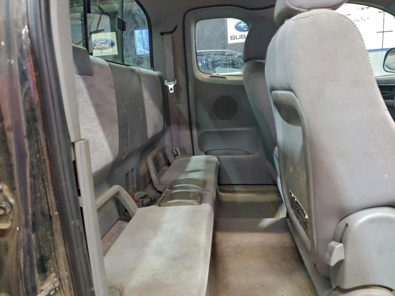 Toyota Tacoma Access Cab Image 11