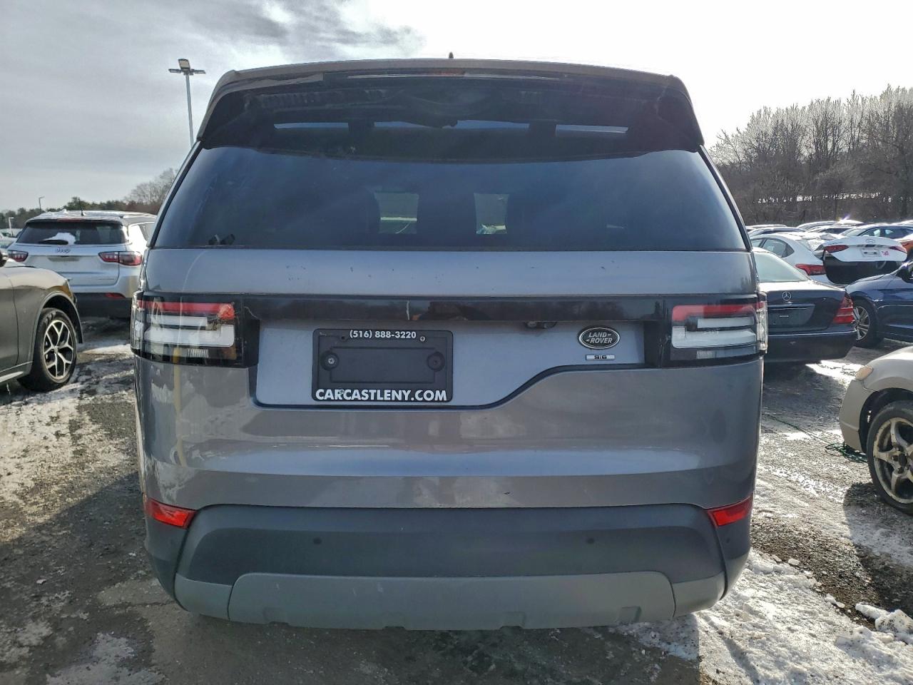 Land Rover Discovery Se Image 8