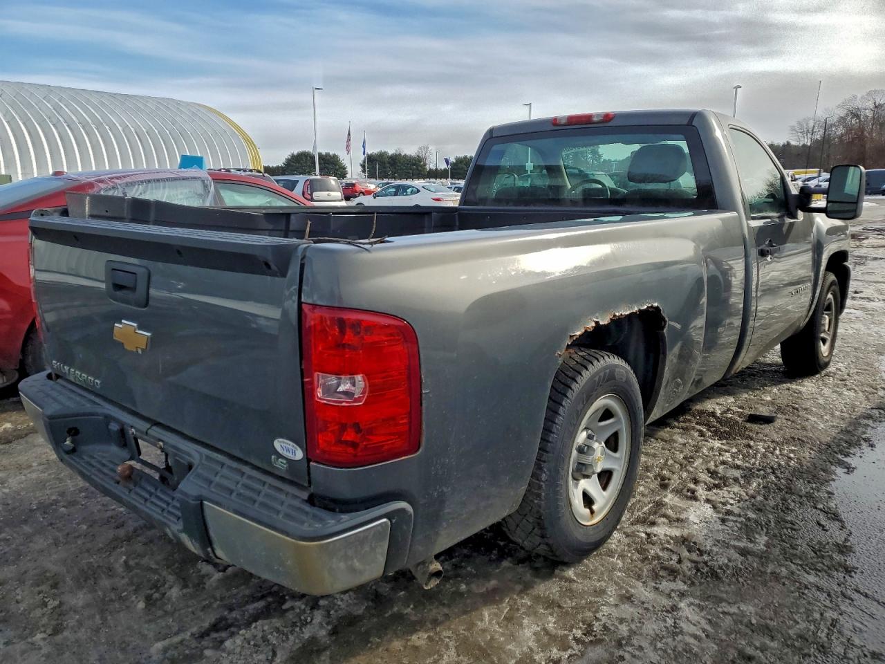 Chevrolet Silverado C1500 Image 11