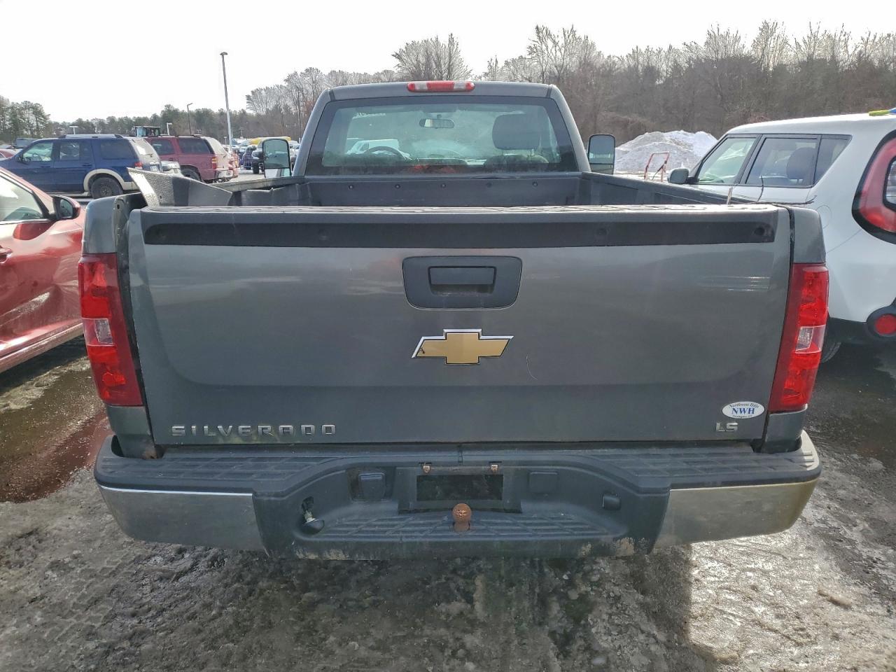 Chevrolet Silverado C1500 Image 7