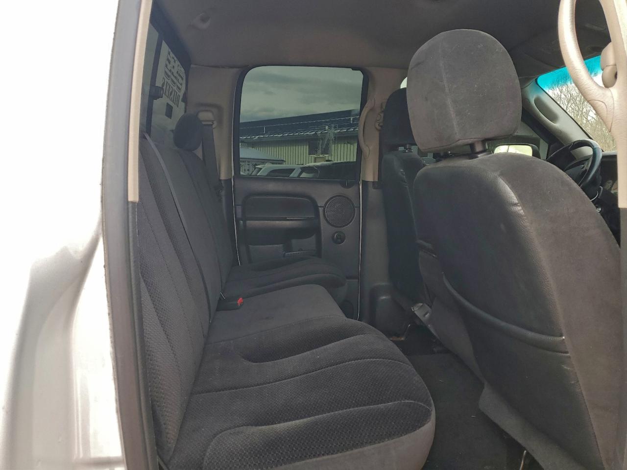 Dodge Ram 2500 St Image 8