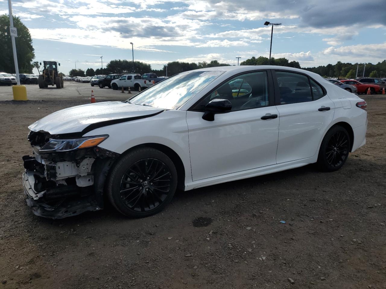 Toyota Camry L Image 1