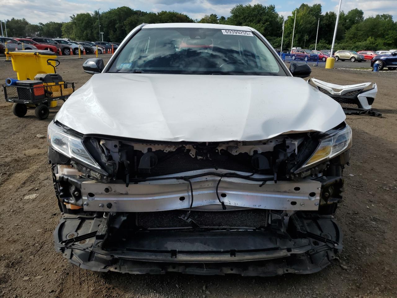 Toyota Camry L Image 9