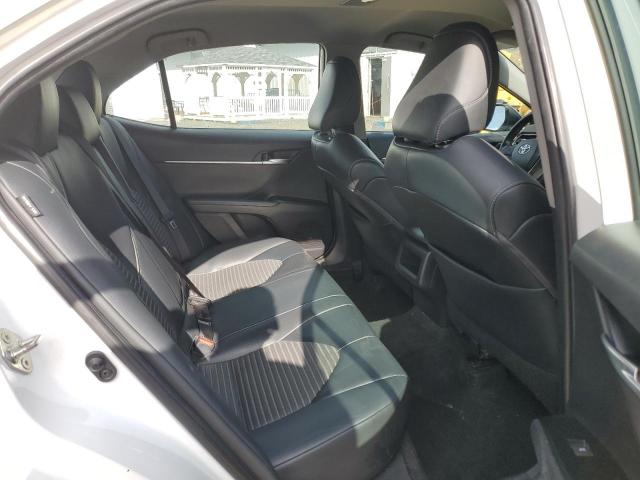 Toyota Camry L Image 11