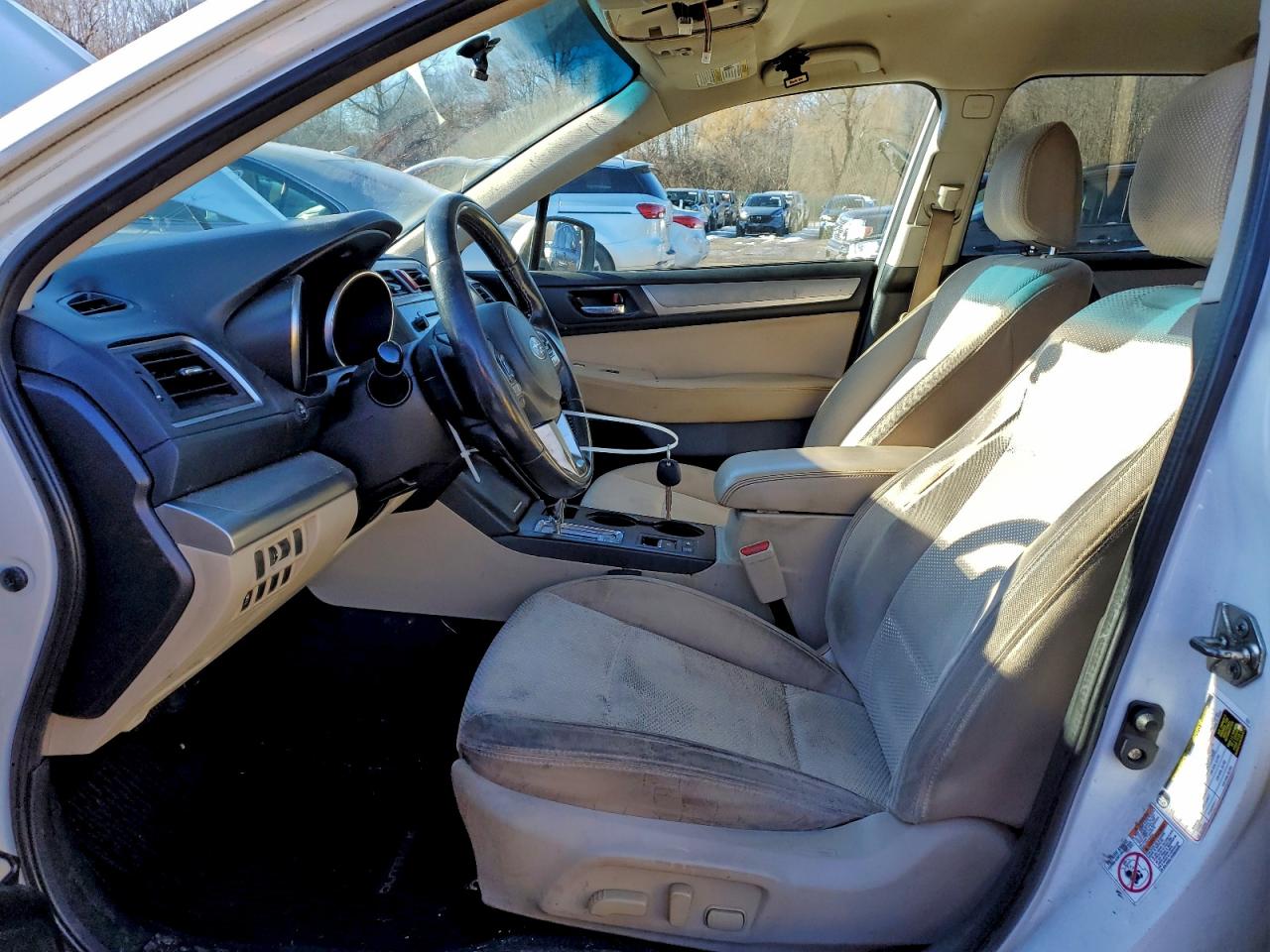 Subaru Outback 2.5i Premium Image 12