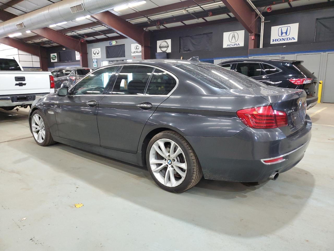 BMW 5 Series Xi Image 4