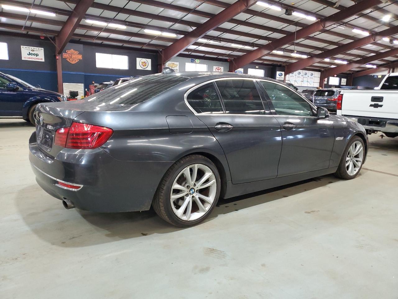 BMW 5 Series Xi Image 2