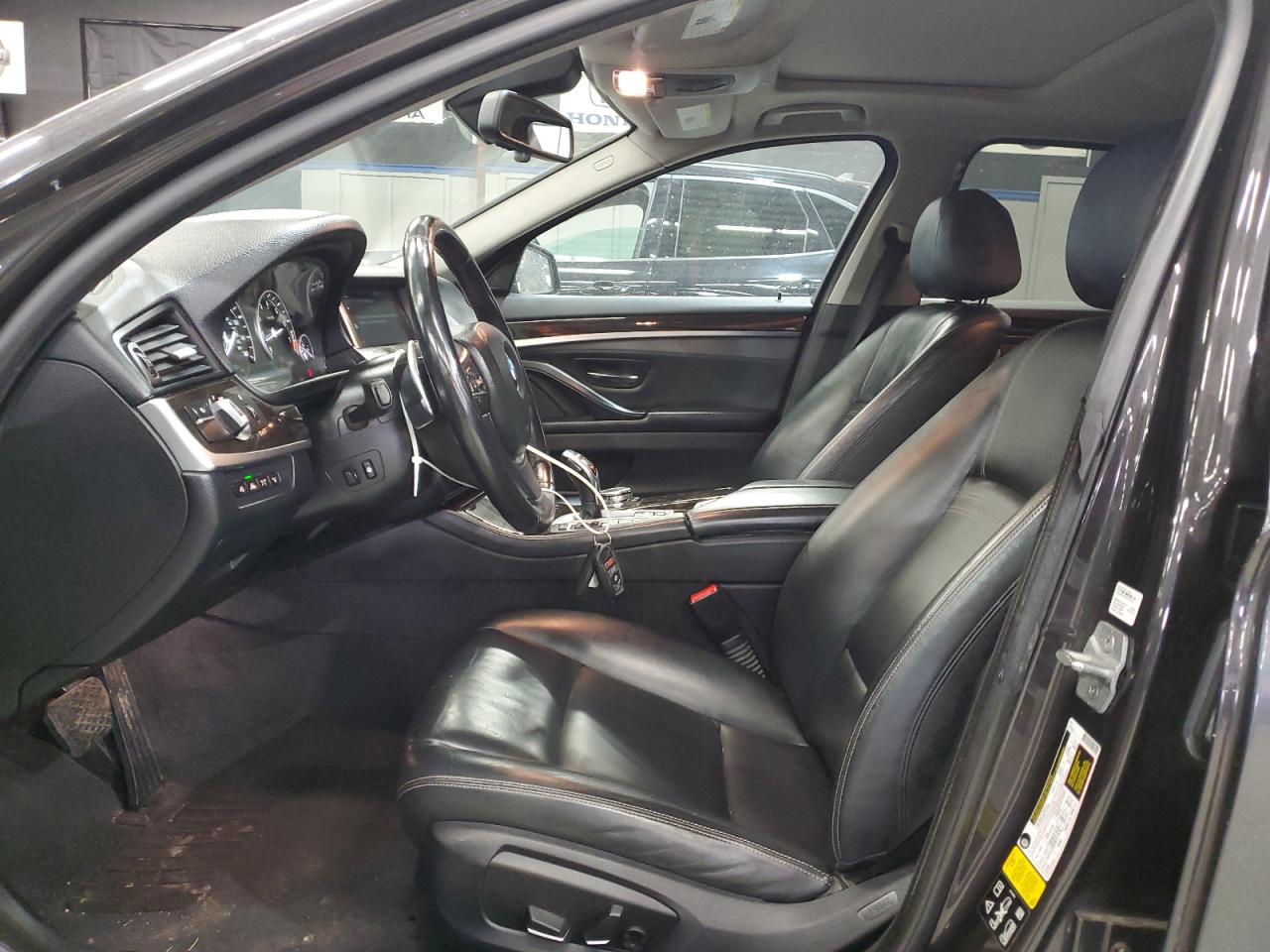 BMW 5 Series Xi Image 6