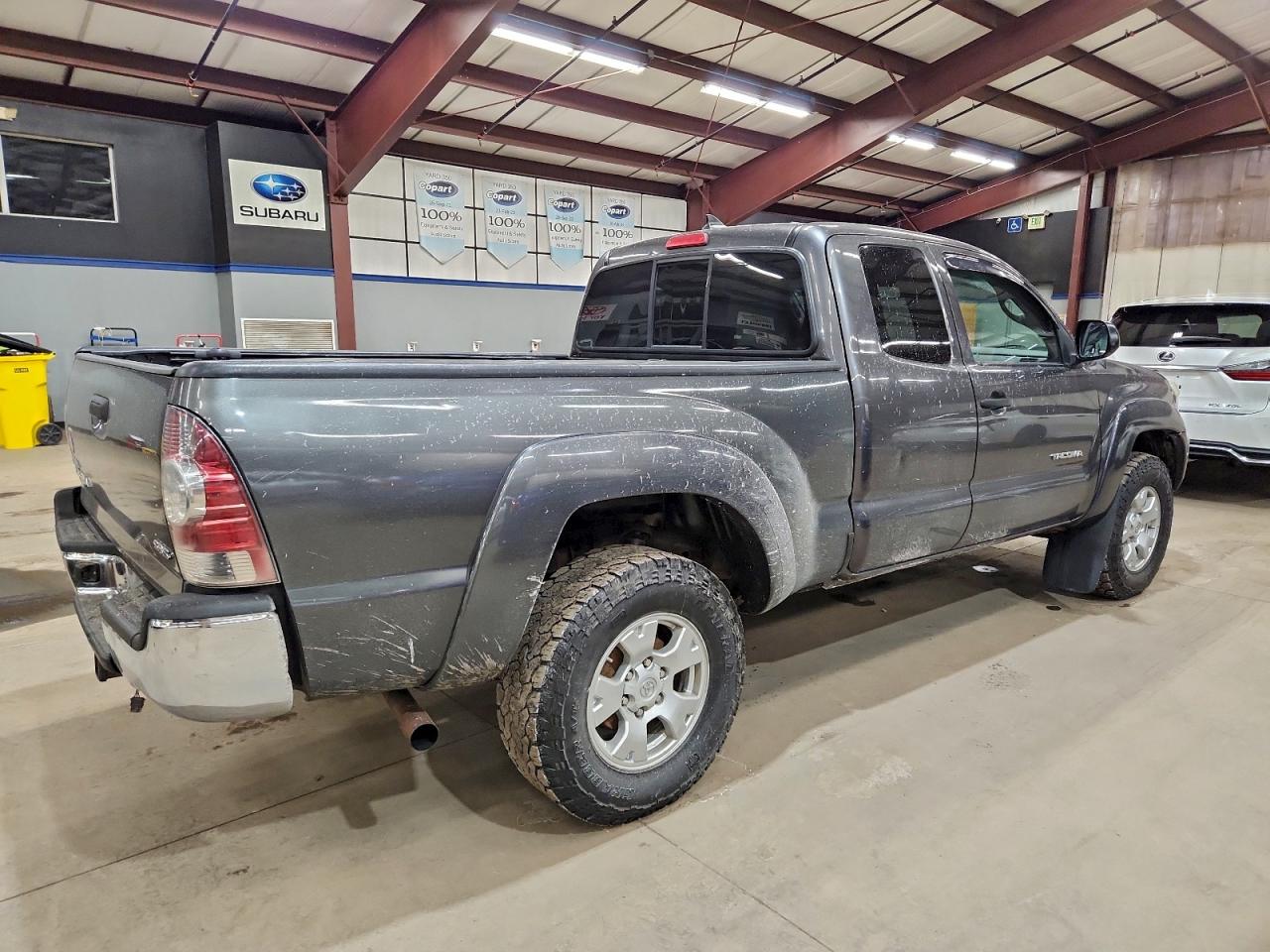 Toyota Tacoma Access Cab Image 11