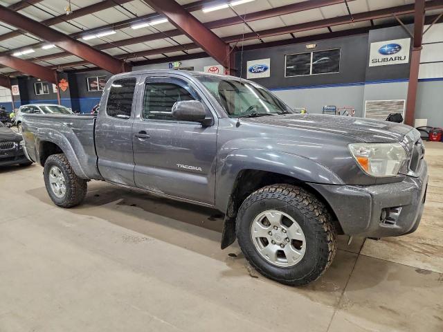 Toyota Tacoma Access Cab Image 2