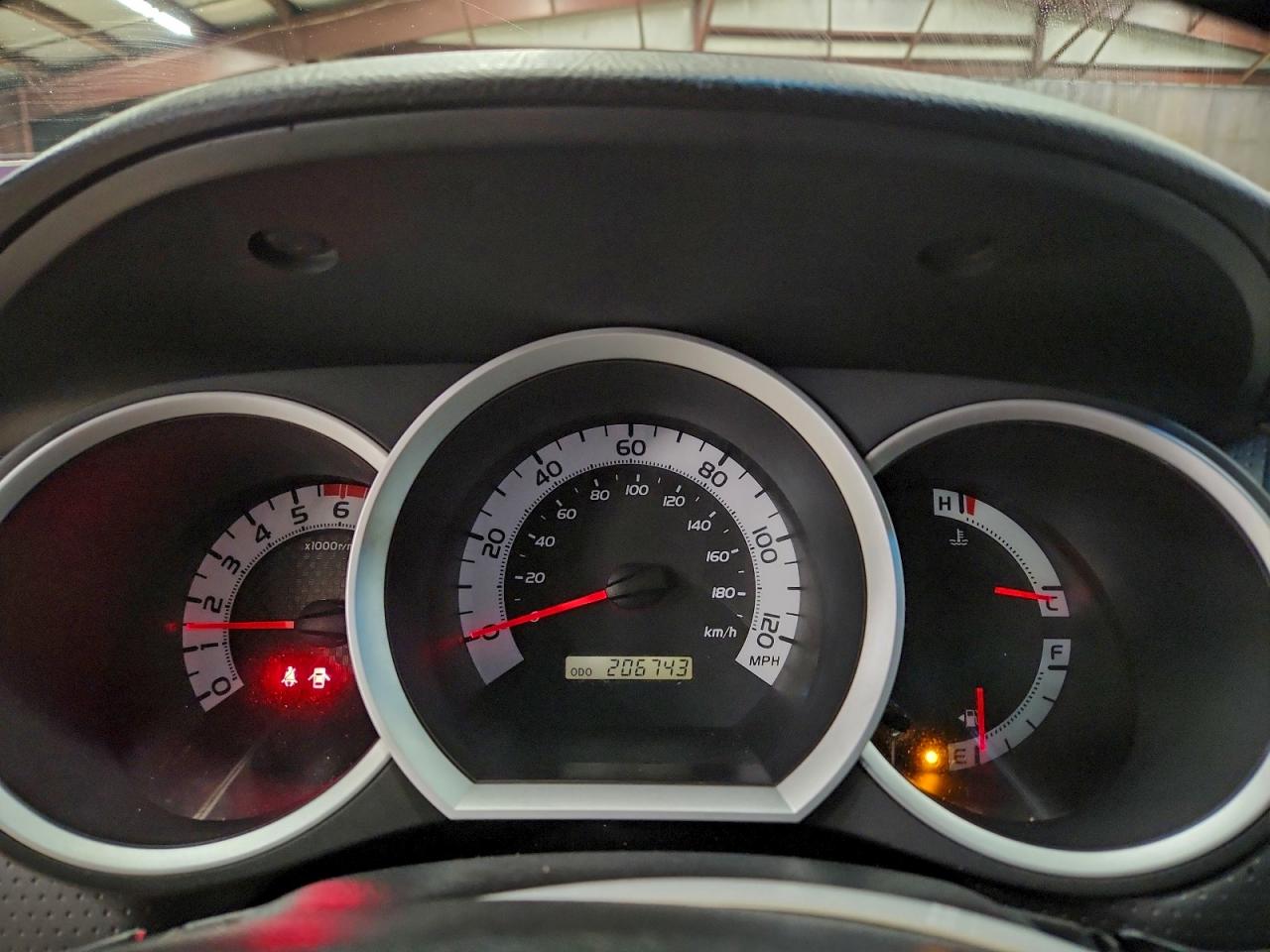 Toyota Tacoma Access Cab Image 9