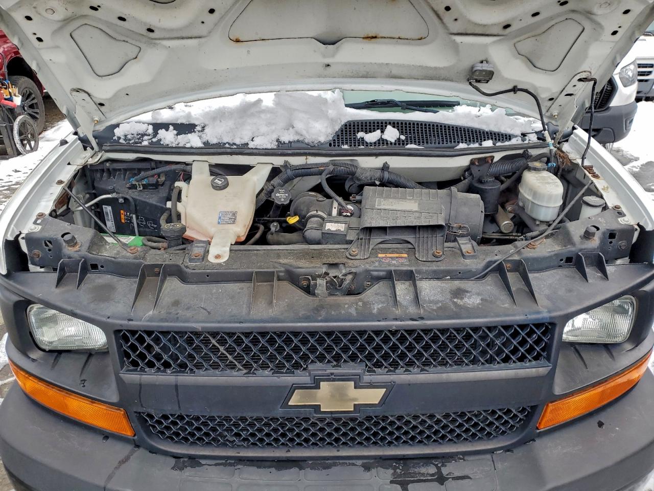 Chevrolet Express Image 7