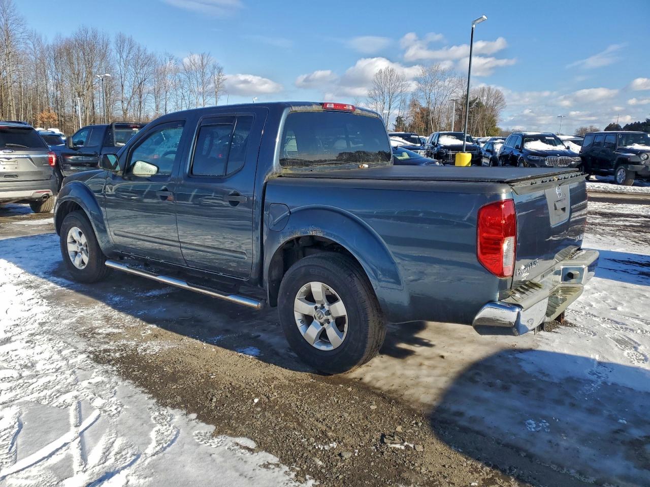 Nissan Frontier S Image 2