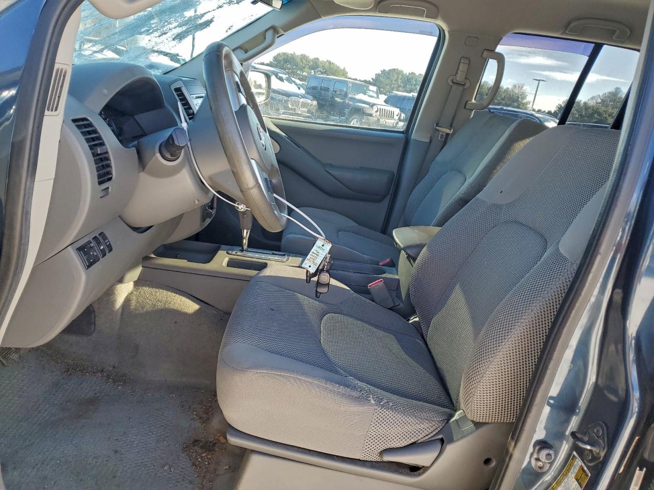 Nissan Frontier S Image 4