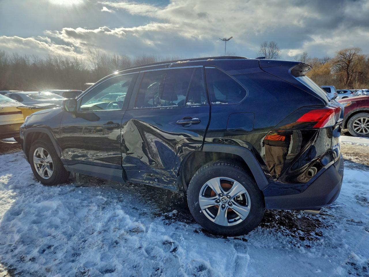 Toyota RAV4 Xle Image 13