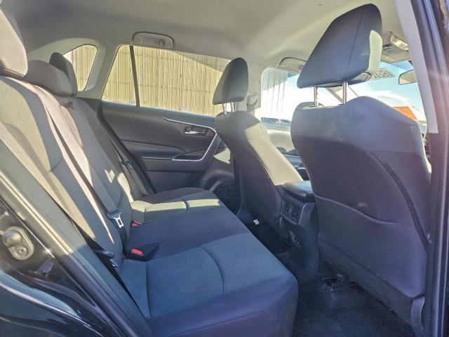 Toyota RAV4 Xle Image 10