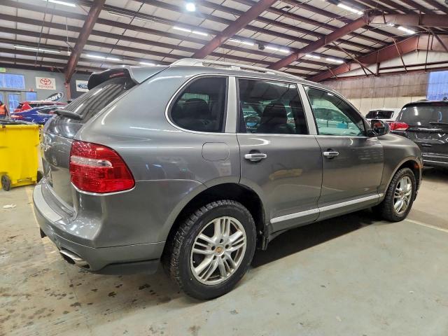 Porsche Cayenne S Image 2