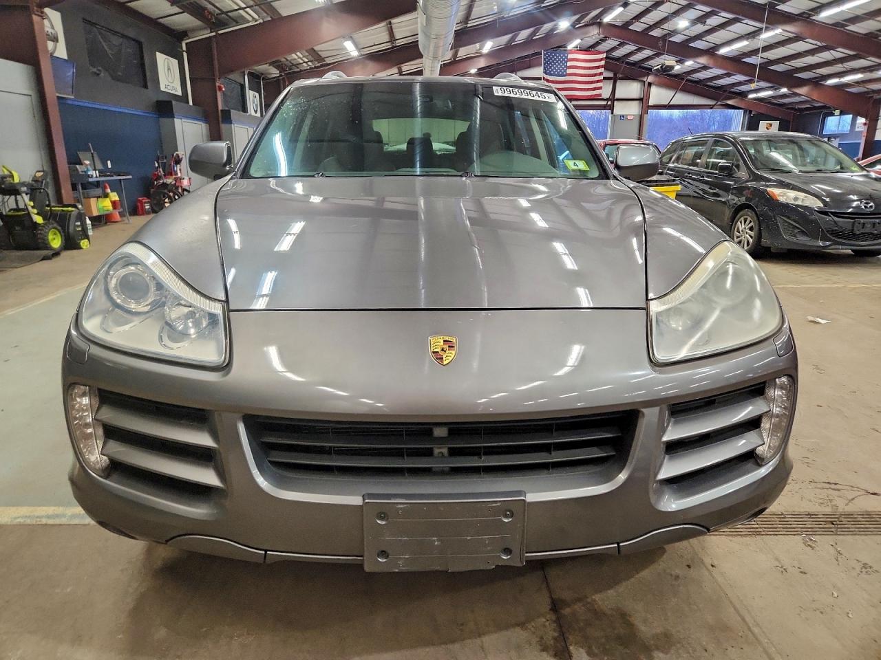 Porsche Cayenne S Image 8