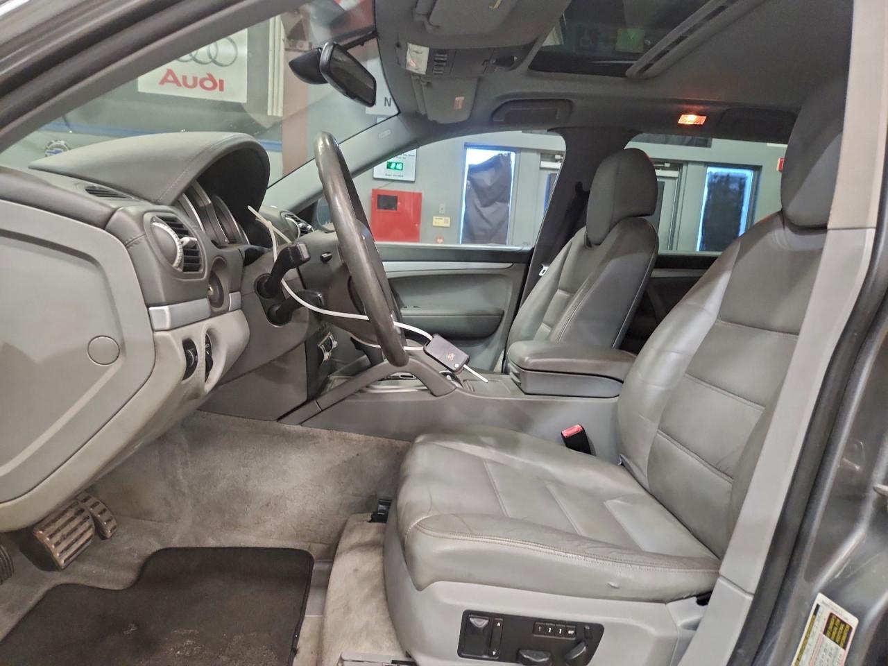 Porsche Cayenne S Image 4