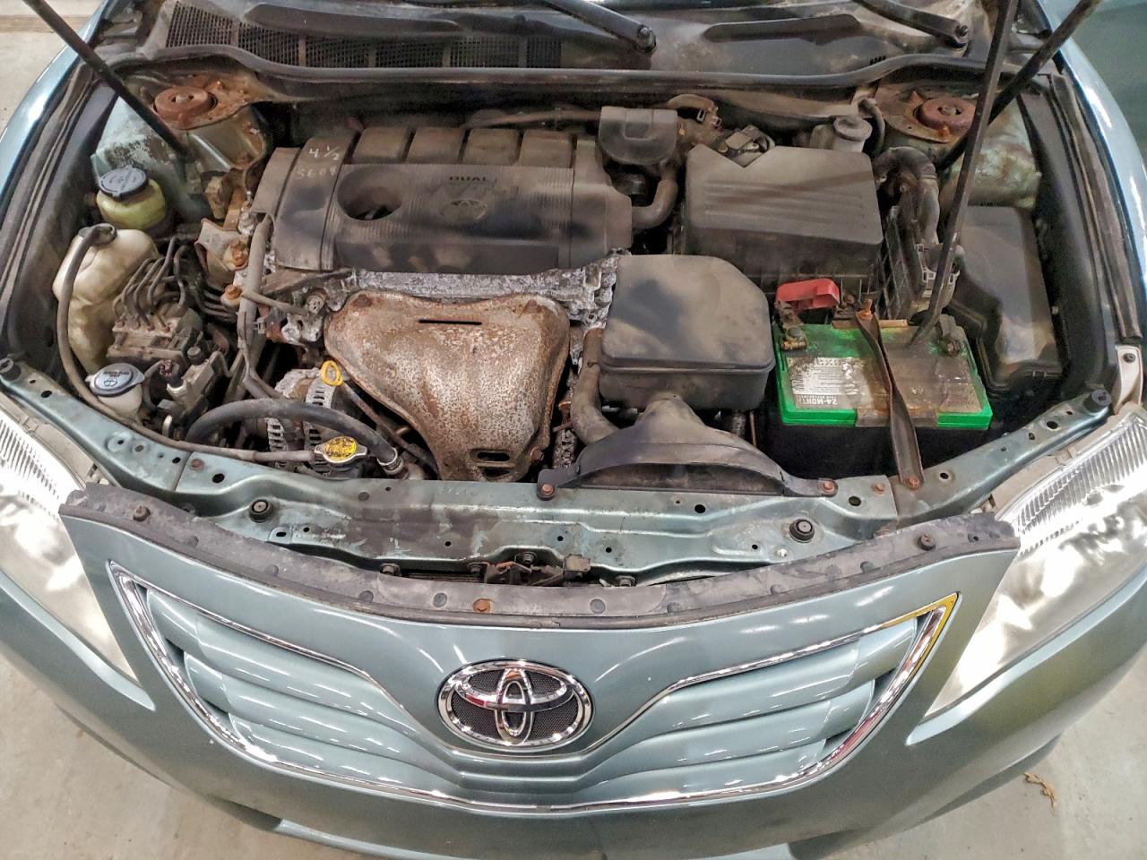 Toyota Camry Base Image 7