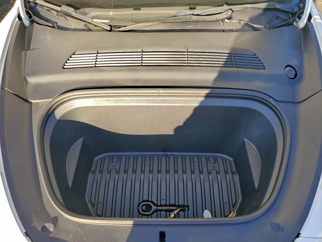 Tesla Model Y Image 10