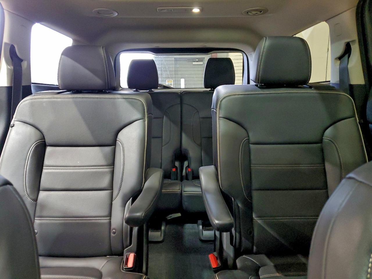 GMC Acadia Denali Image 8