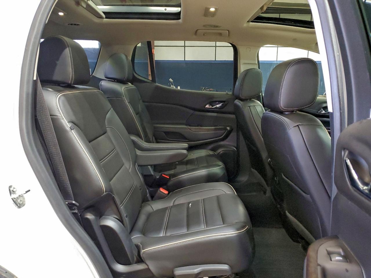 GMC Acadia Denali Image 7