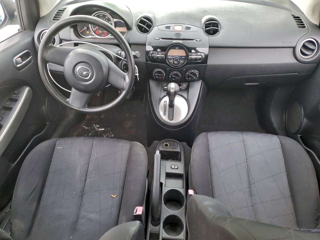 Mazda 2 Image 10