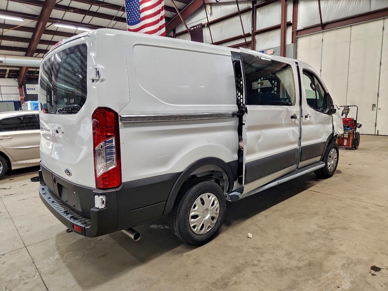 Ford Transit T-250 Image 2