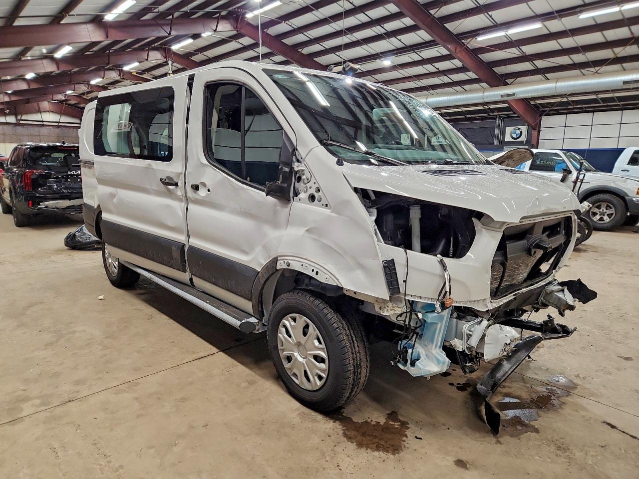 Ford Transit T-250 Image 5