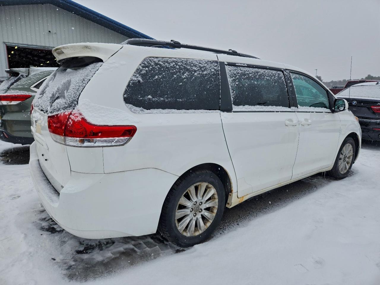 Toyota Sienna Le Image 11