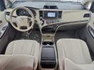 Toyota Sienna Le Image 9