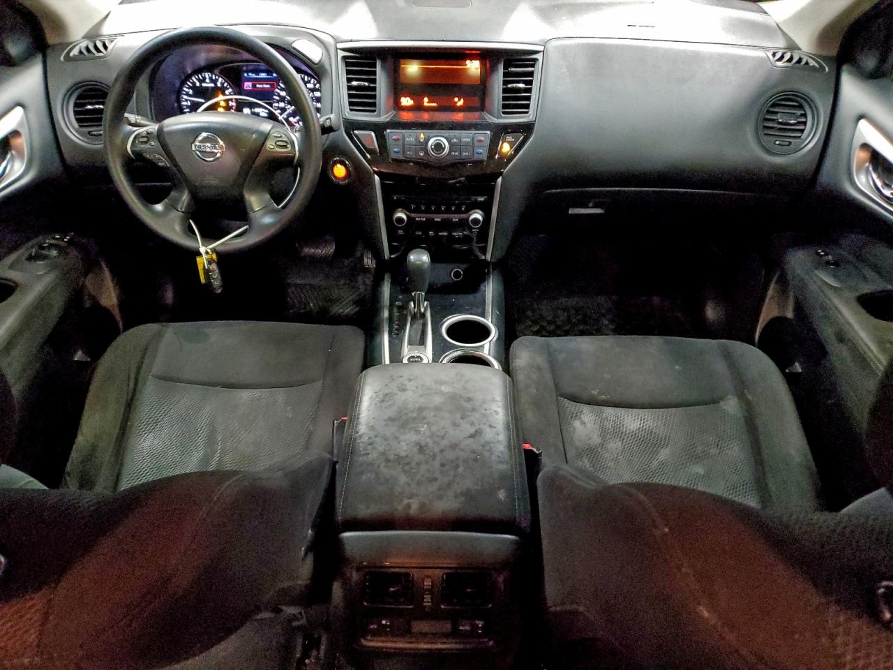 Nissan Pathfinder S Image 3