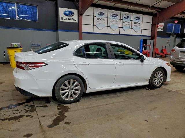 Toyota Camry L Image 10