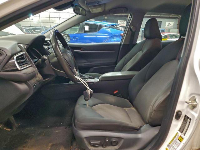 Toyota Camry L Image 8