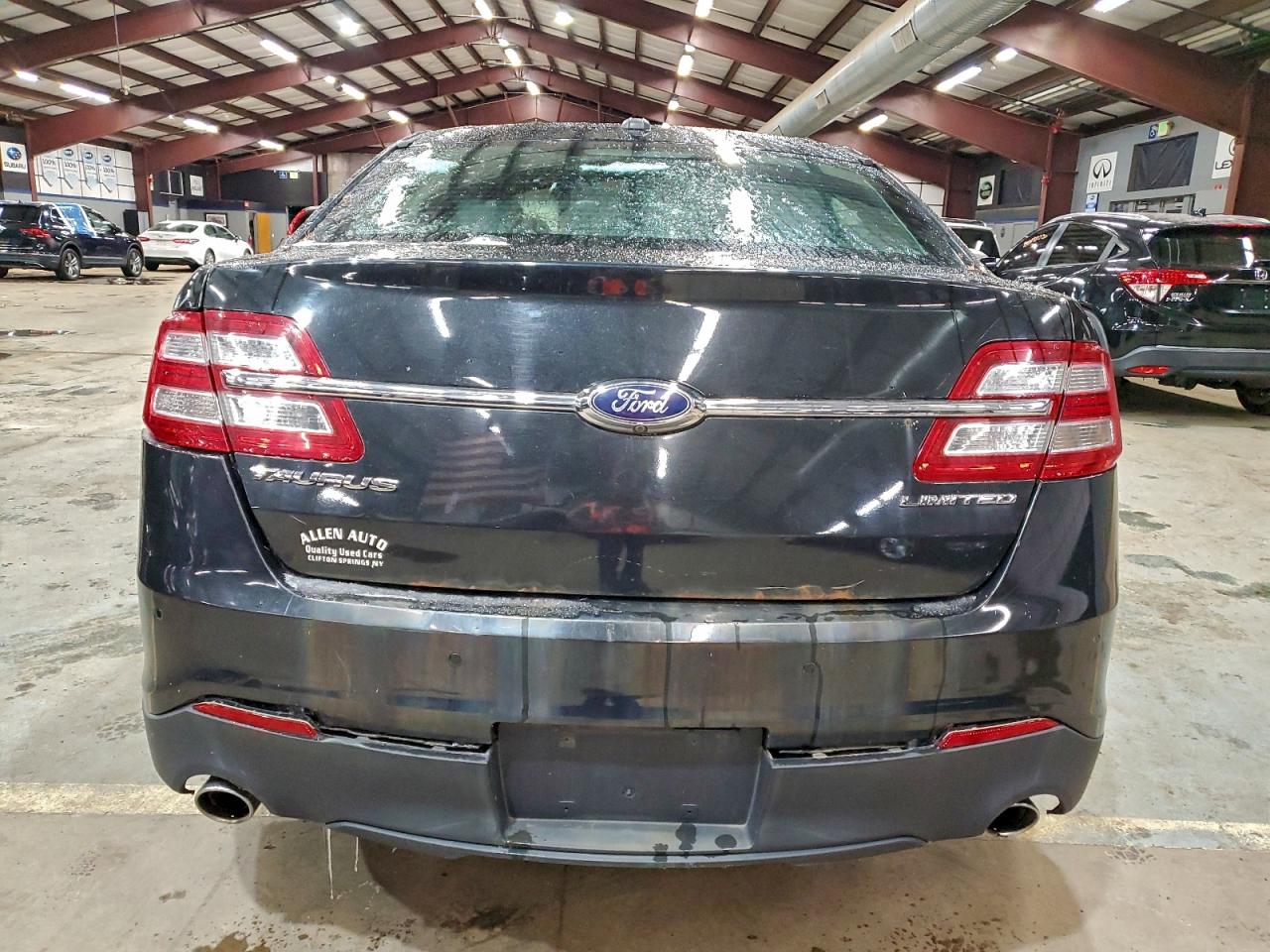 Ford Taurus Limited Image 9