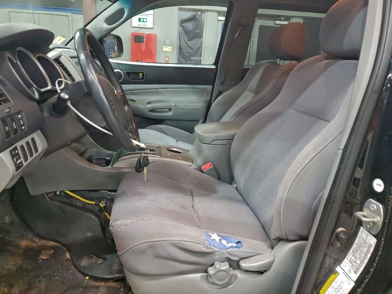 Toyota Tacoma Double Cab Image 8