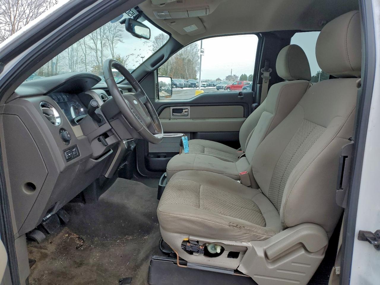 Ford F-150 Super Cab Image 6