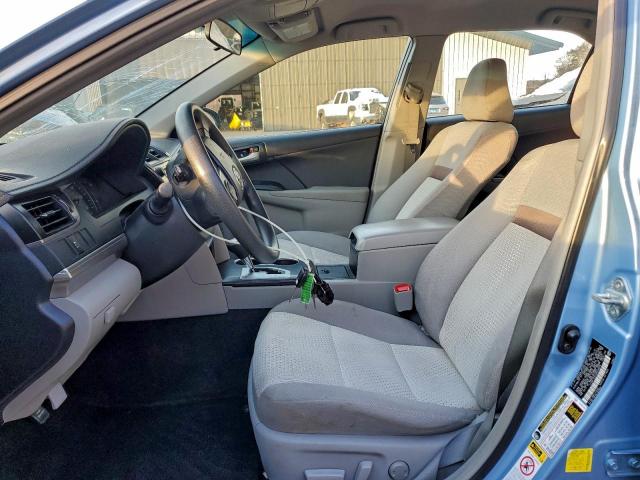 Toyota Camry L Image 3