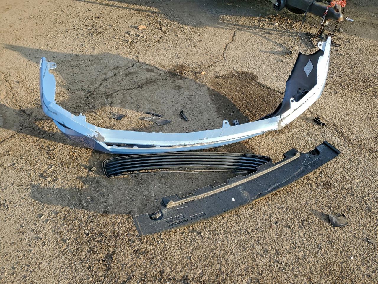 Toyota Camry L Image 11