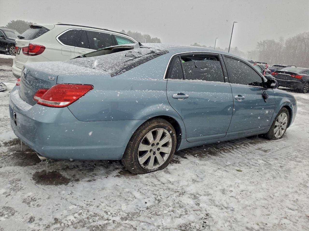 Toyota Avalon Xl Image 6