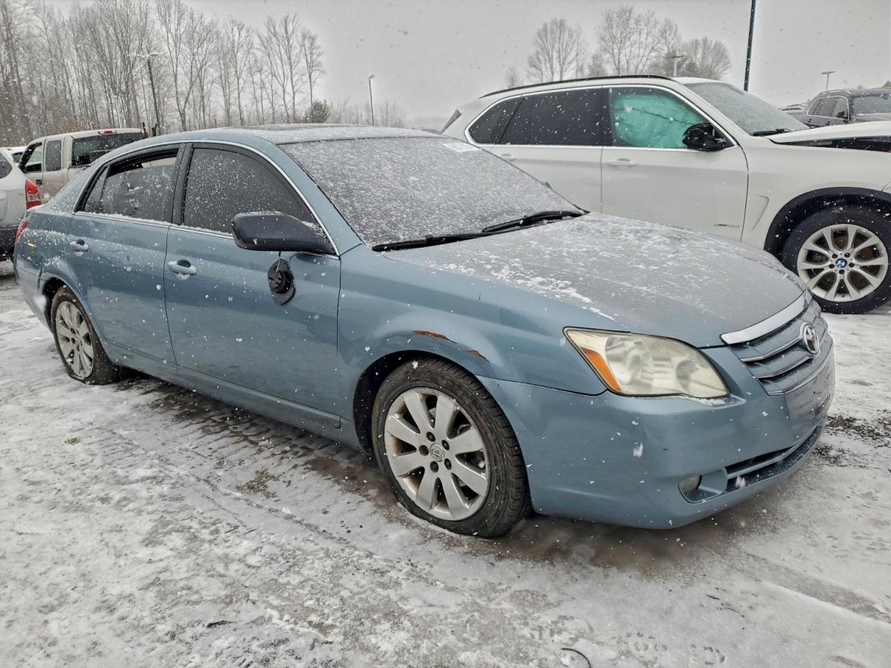 Toyota Avalon Xl Image 3