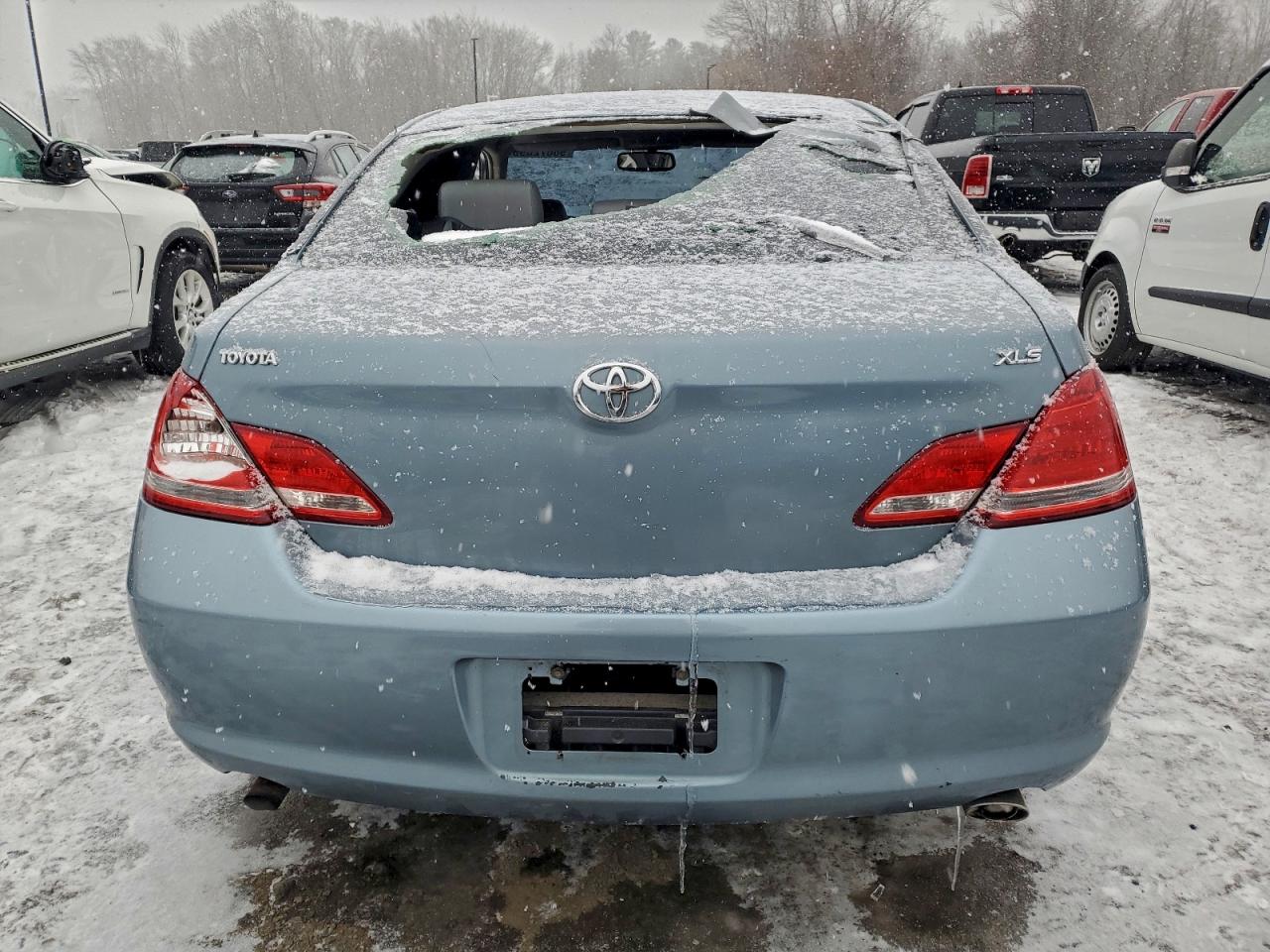 Toyota Avalon Xl Image 5