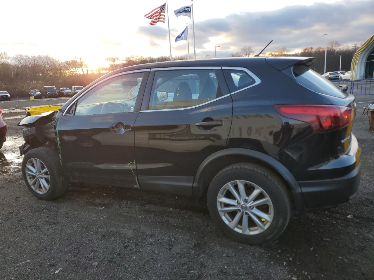 Nissan Rogue S Image 3