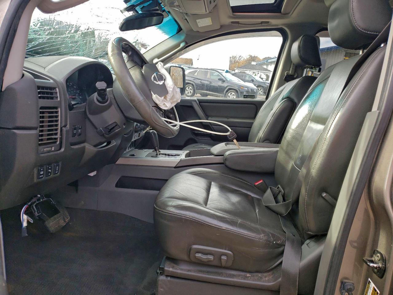 Nissan Titan Xe Image 12